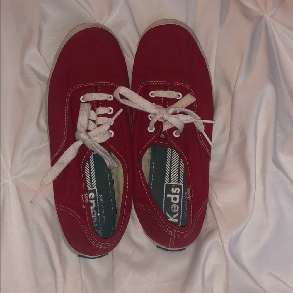 Women’s Red Keds
